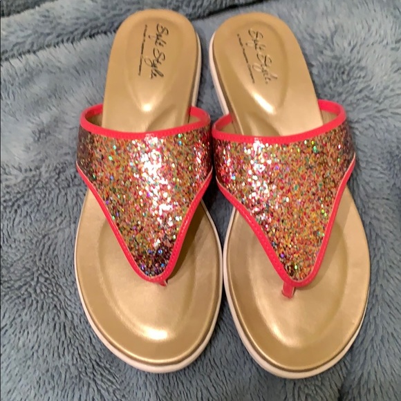 Soft style glitter flip flop - Picture 2 of 3